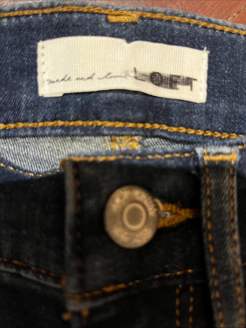 🌻3/$15🌻 LOFT Dark Blue Denim Jeans with Gold Stitching Detail - Picture 2 of 9